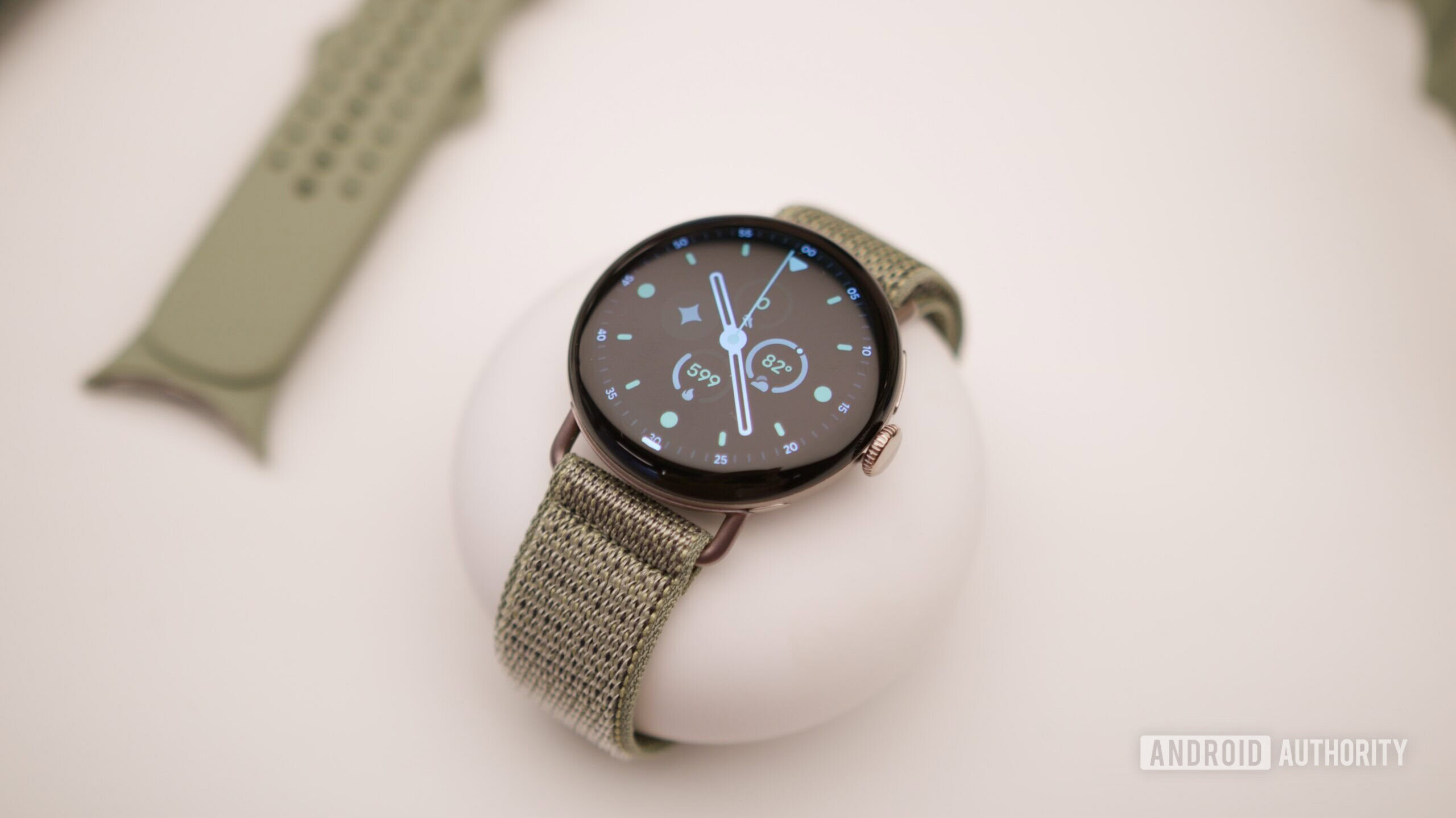 Google Pixel Watch 5 falls to $299.99, its lowest price since launch