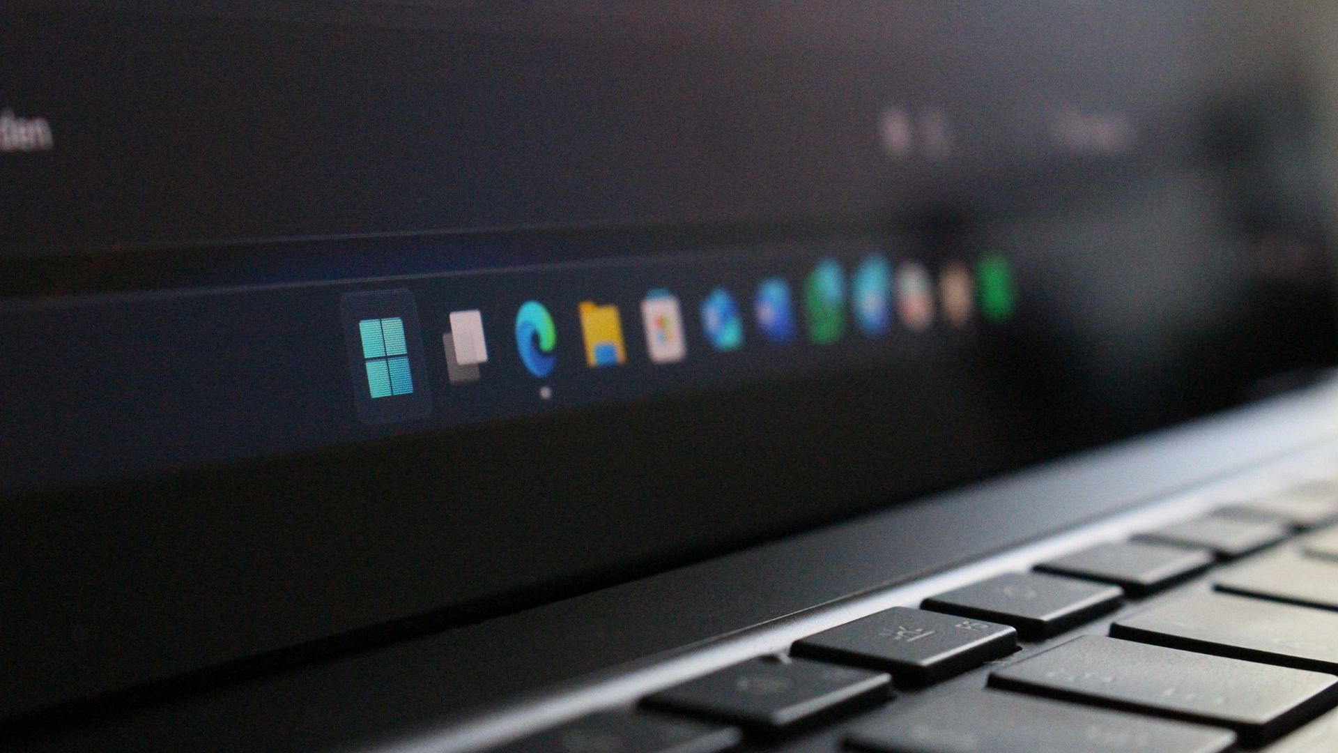 This free app makes moving the Windows 11 taskbar feel like Windows 10 again