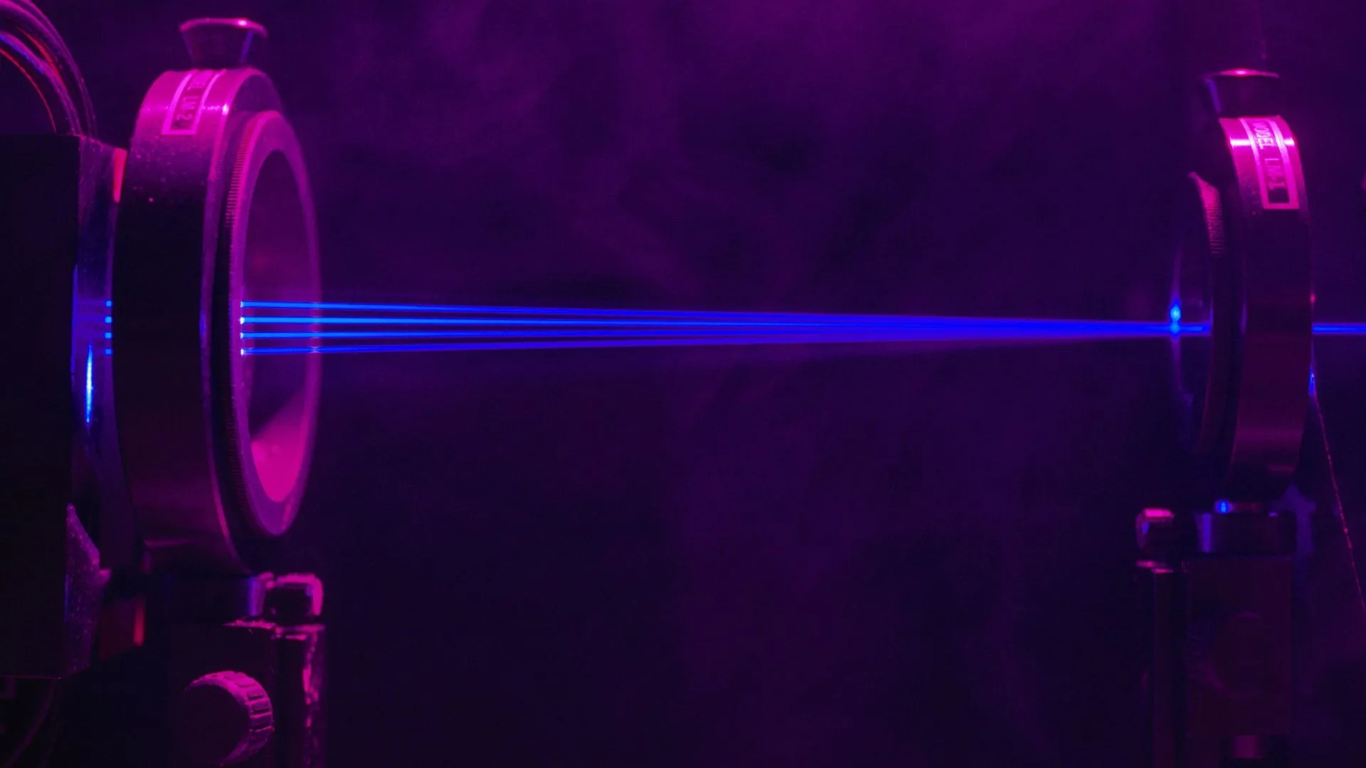 New blue laser chip tunes at 1 million cycles per second, could boost underwater communication