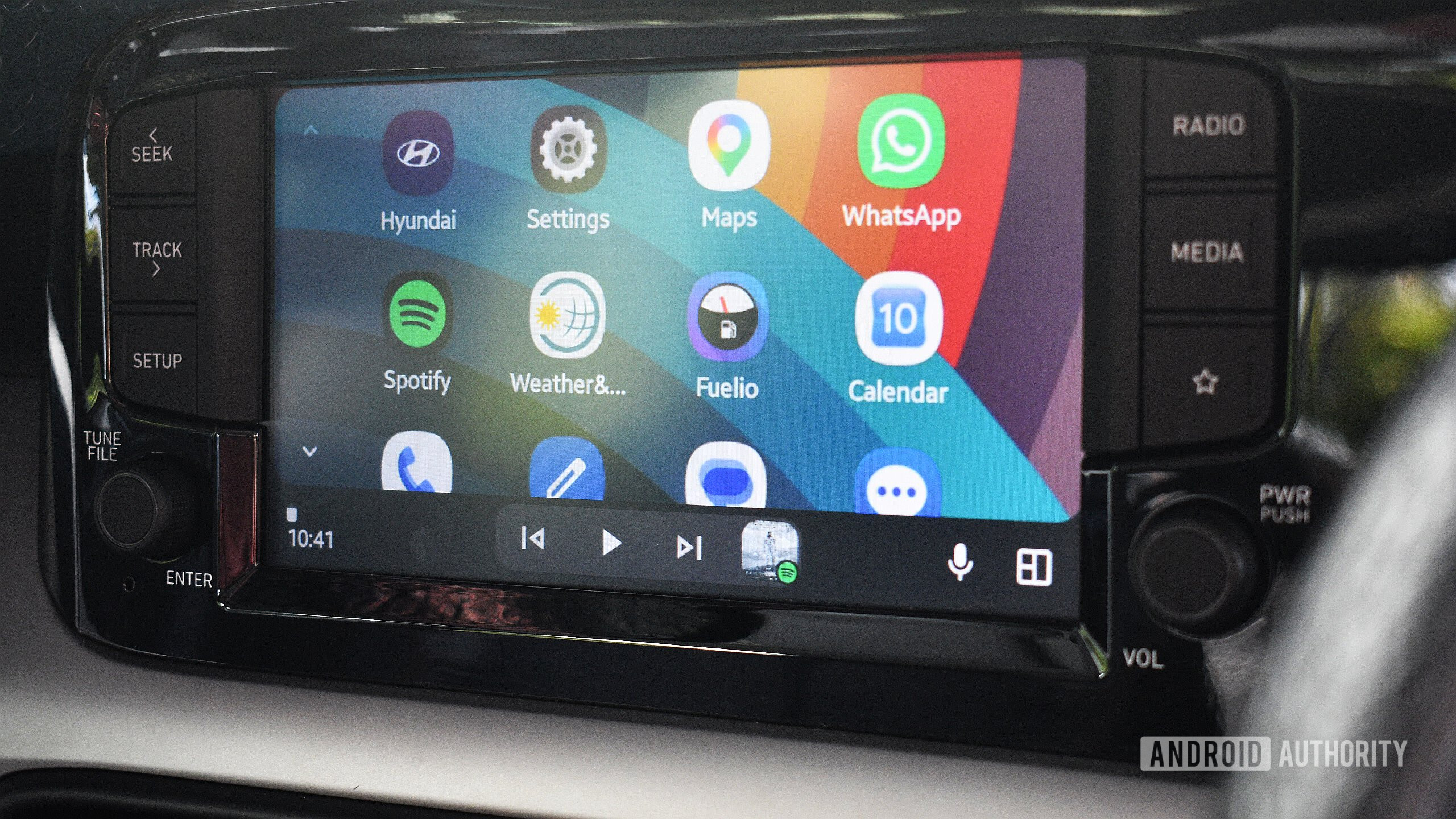 Android Auto can run sideloaded apps for free with this new tool