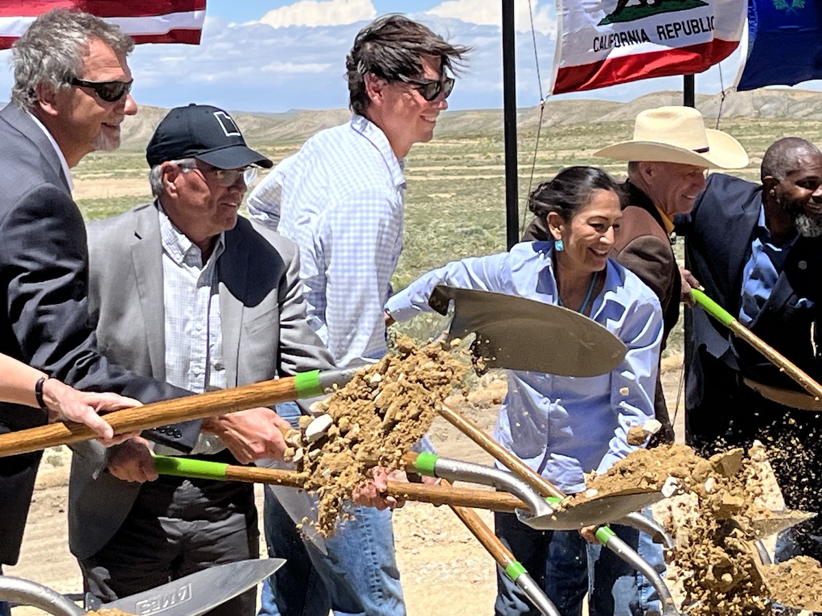 Wyoming Teams With Trump Administration to Expedite Energy, Industrial Projects