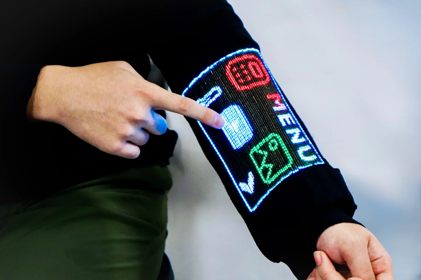 Wearable touchscreen weaves its way into your garment fabric