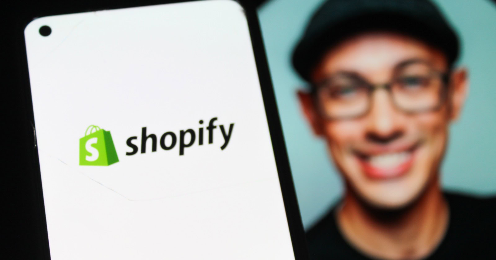 Shopify CEO: Peer Ratings On AI Use ‘Didn’t Matter’ via @sejournal, @MattGSouthern