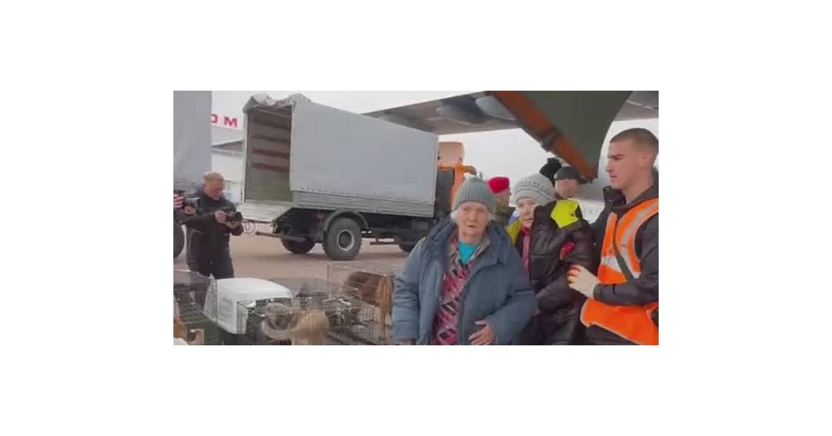 Evacuees from Oleshky arrive in Belarus on their way to Ukraine
