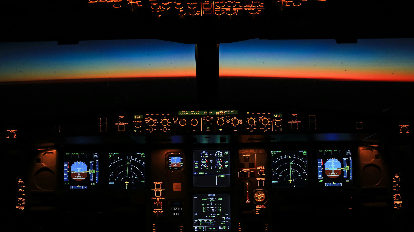 Why you should never point a laser pointer at any aircraft